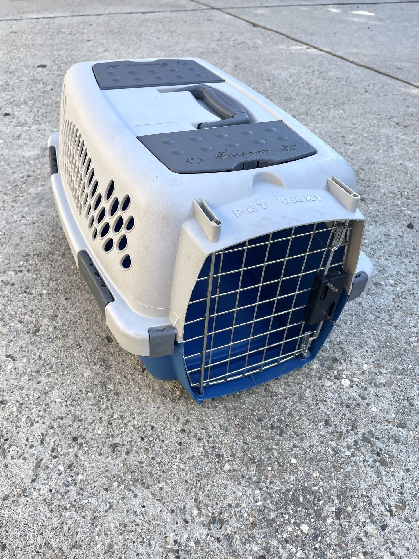 Pet carrier