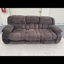 FREE DELIVERY AND INSTALL🚚 3 seat recliner couch