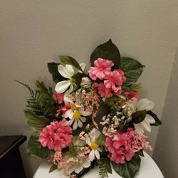 Floral centerpiece 
