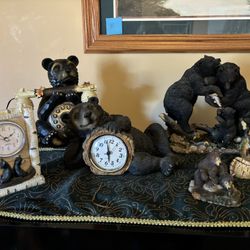 Bear 🐻 Items Telephone, Statue, Drink Box, Clock