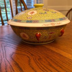 Vintage Jingdezhen Mun Shou Longevity Famille Jaune Soup Tureen With Lid Yellow