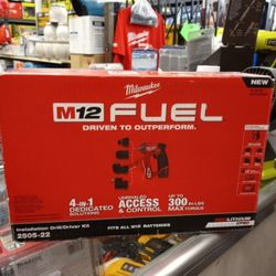 MILWAUKEE M12 FUEL INSTALLTION DRILL/DRIVER KIT