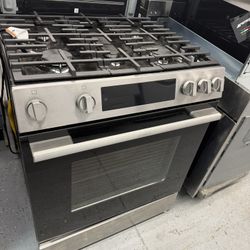 Bosch 100 Series Stainless Steel Gas Range