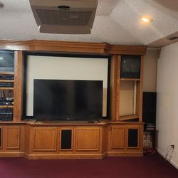 Large Entertainment Center / Theater