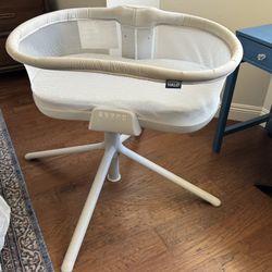 Halo BassiNest Swivel Sleeper 3.0