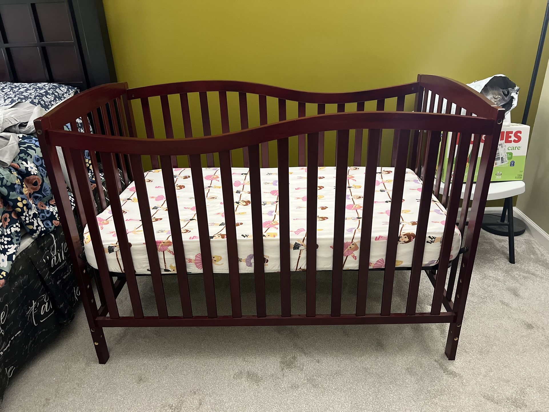 Dream On Me Crib + Mattress - Espresso color Never used