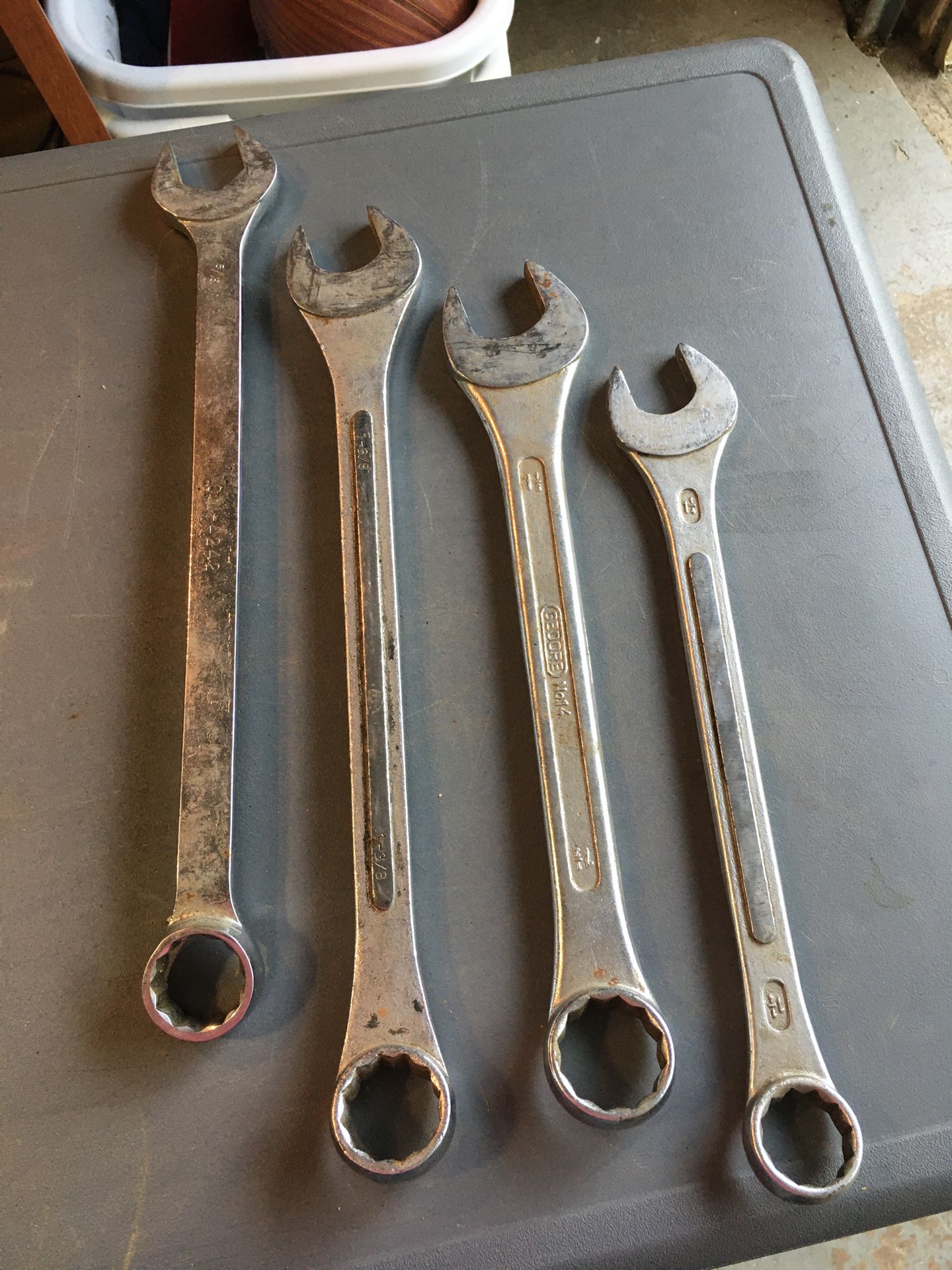 Set of 4 large wrenches