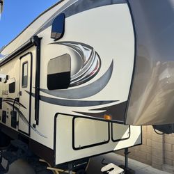 2015 Jayco Eagle Bunkhouse 32ft 5th Wheel