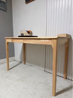 Desk, Escritorio
