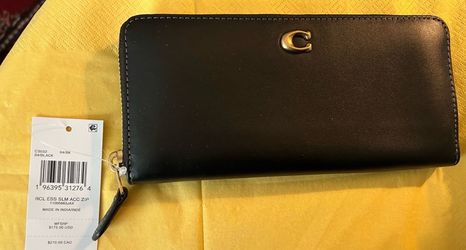 Coach NEW Authentic Genuine wallet.
