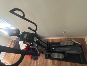Pooboo Elliptical Machine