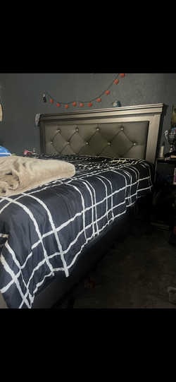 Bed superking black color