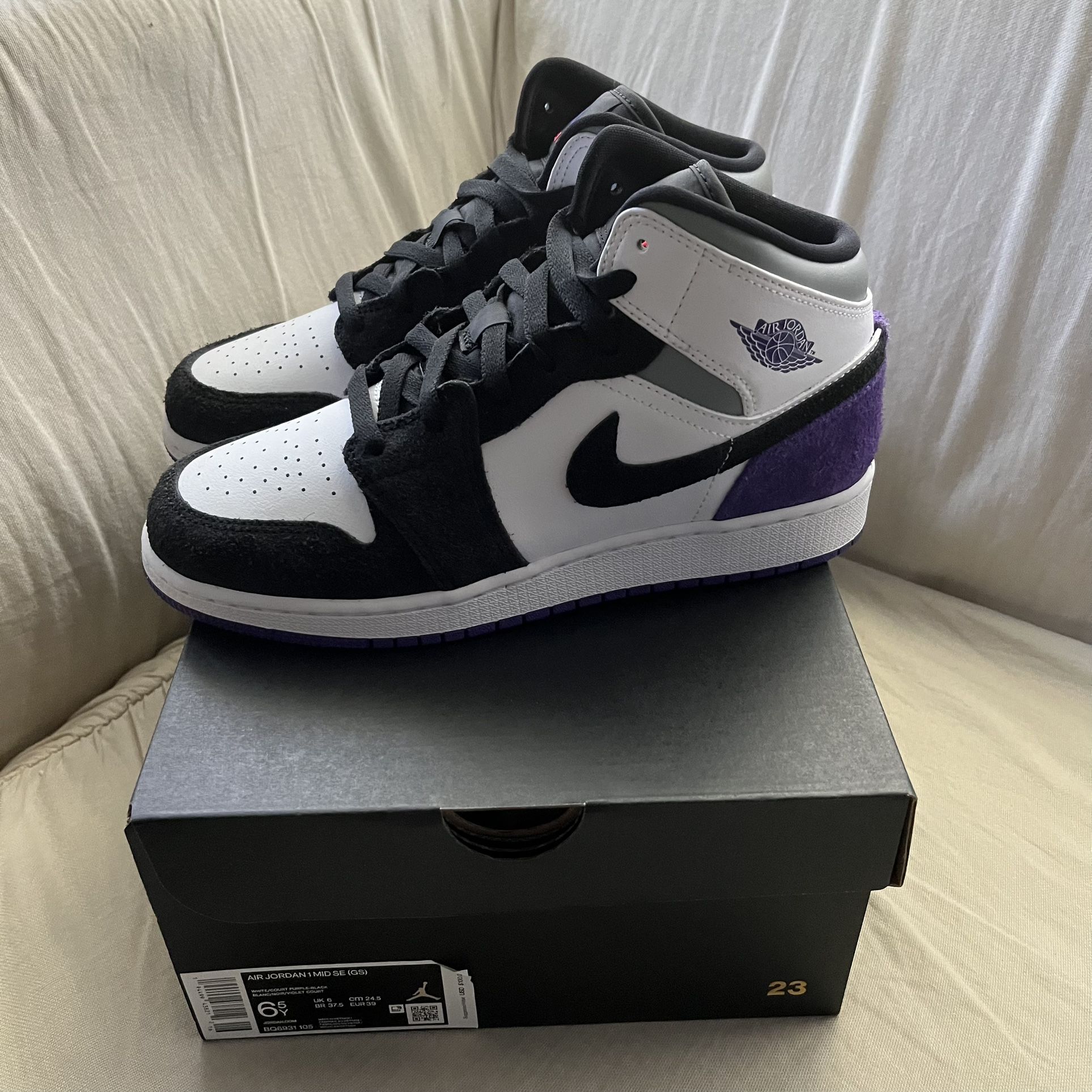 Air Jordan Mid Purple White Black New Size GS