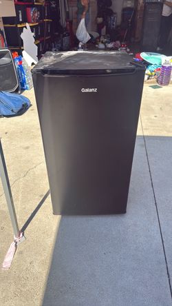 Galanz Single-Door Compact Mini Fridge,