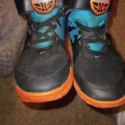 Boys Nike Team Hustle Shoes