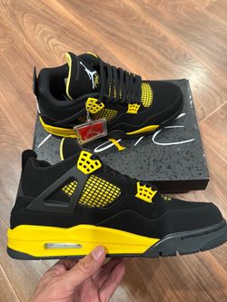 Jordan 4 Retro Thunder โ ๏ธ