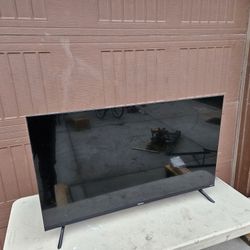 40" Hisense TV with Roku