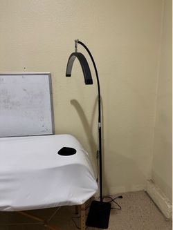 Black Half Moon Lash Lamp
