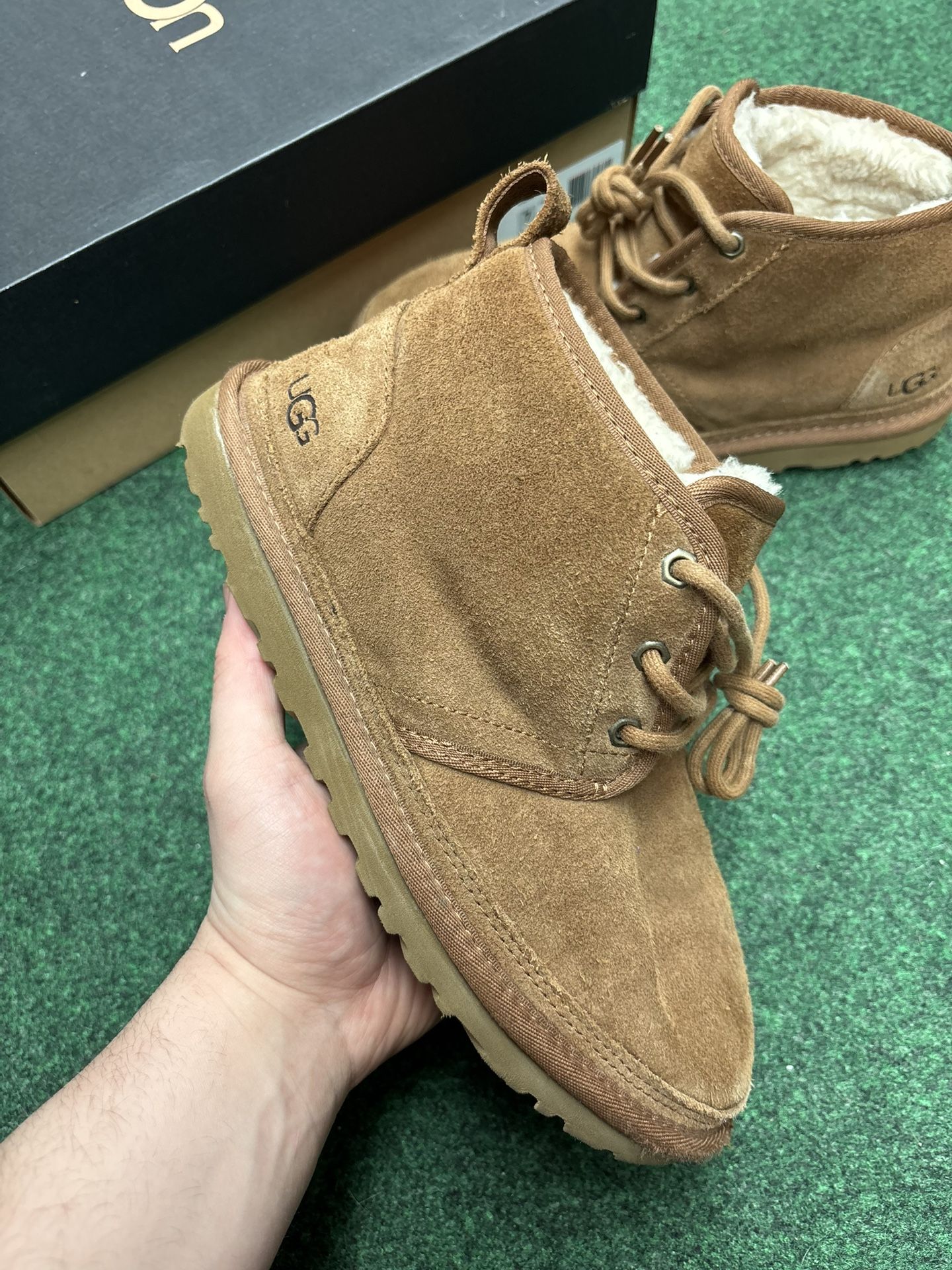 UGG CLASSIC MINI BOOT SIZE 7