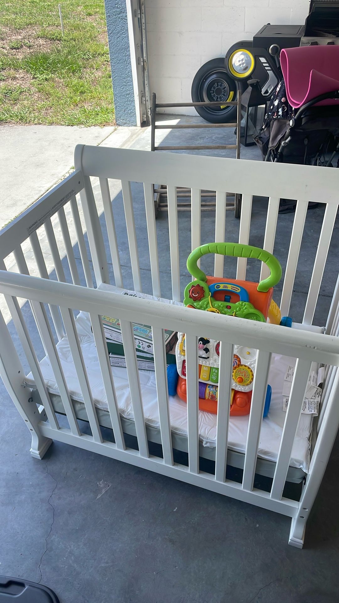 Mini Crib $40