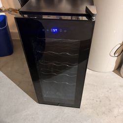 13.6 in. Black Freestanding Beverage Center 18-Bottle Wine Cooler