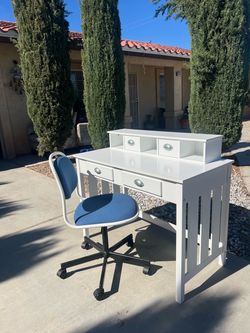 White Desk W/ Chair!