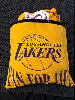 Lakers t-shirts  XL and bag
