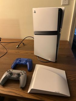 PlayStation 5 Pro + 2 special edition controllers