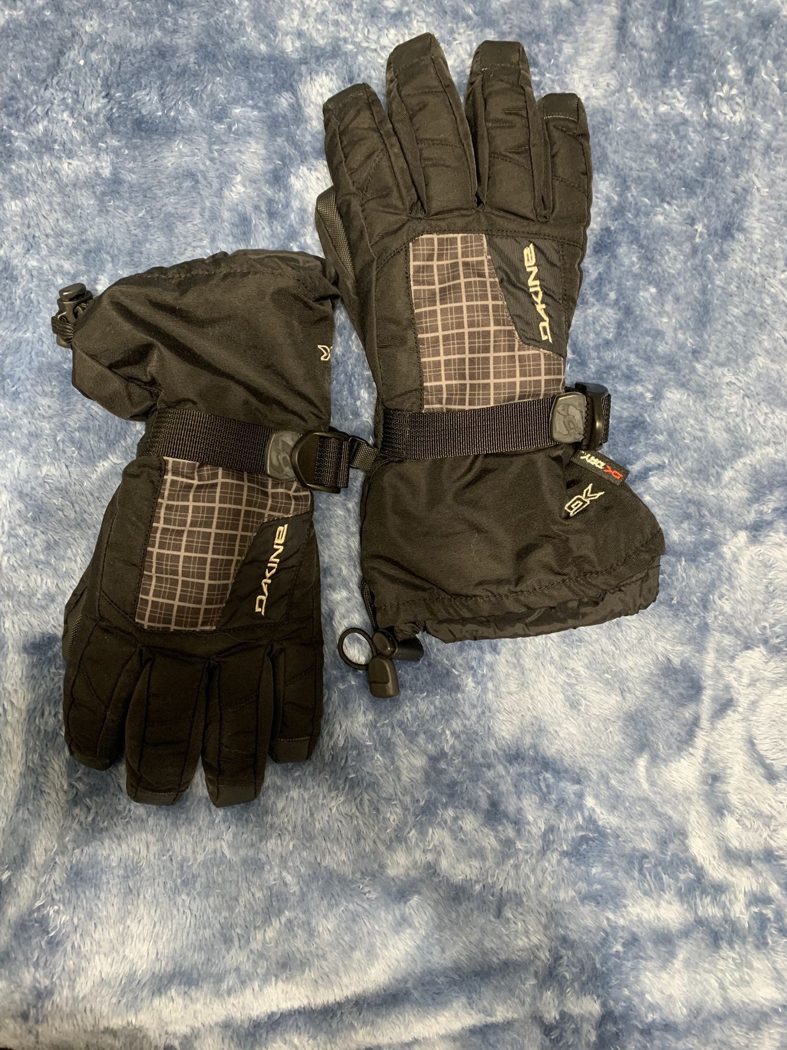 Boys dakine glove