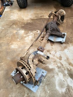 8 Lug GM Dana 44 Front Axle W/4.10s & Matching 14 Bolt Full Float Rear W/ 4.10s