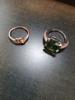 2 Ring Emerald with Diamond silver size 7