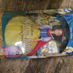 1992 Mattel, Disney Snow White Doll