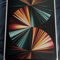 iPad Pro 12.9 Inch (5th Gen) 128 GB with Magic Keyboard 