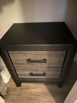Modern 2-Tone Bedroom Set – 6-Drawer Dresser & Matching Nightstand