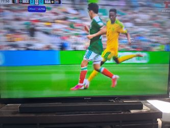Aquos 70 "