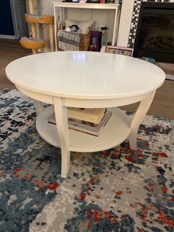 Convenience Concepts American Heritage Round Coffee Table 30" - Classic Living Room Table with Storage Shelf, Traditional Round Family Room Center Tab