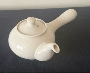 Vintage Qionglin kingdom Porcelain Teapot