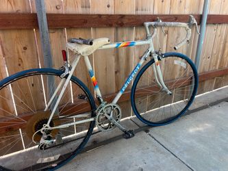 Vintage 1984ish Peugeot Road Bike – Classic French Steel