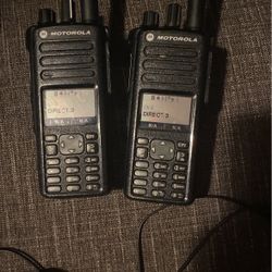 Set Of Motorola Impres Heavy Duty Hand Held Radio/walkie-talkie