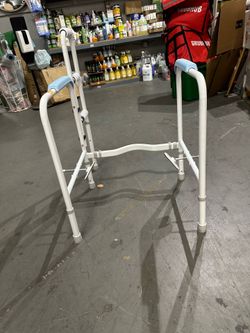 665lbs Toilet Safety Rail - Medical Grade Heavy Duty Bariatric Support Frame - No-Drill Stand Assist with Vacuum Suction Cup & Foam Handles - Adjustab