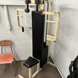 Pec Dec Machine