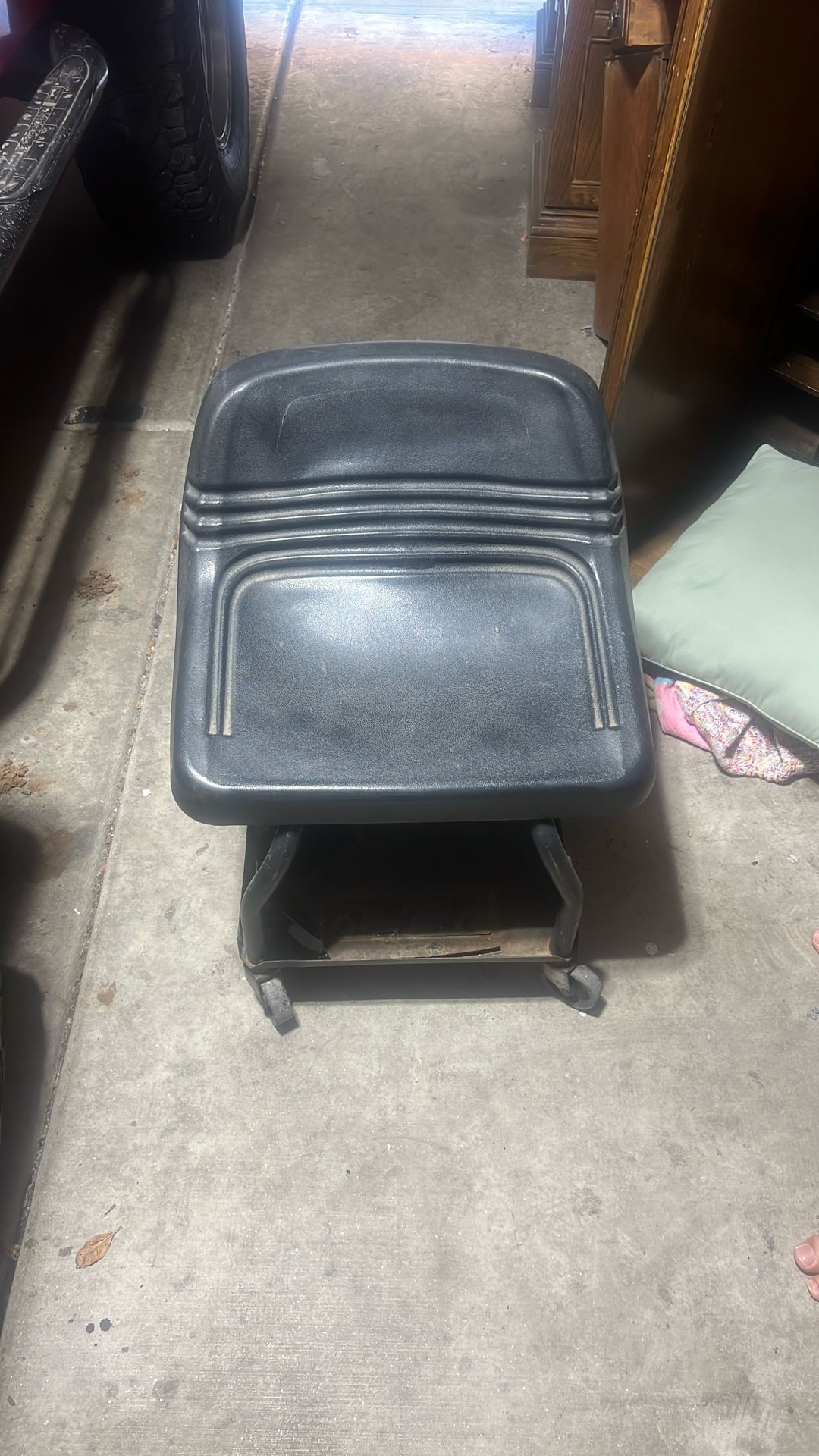 Craftsman Mechanic Rolling Chair