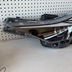 2023 Hyundai Elantra Left Headlight OEM