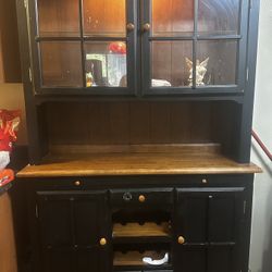 China Cabinet/ Hutch