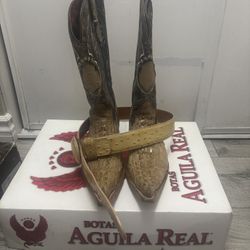 Boots with matching belt 