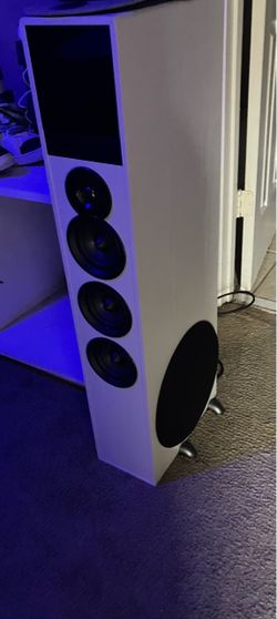 Rockville tower speakers I only had them a month no low ballers blue tooth radio fm/am hdmi with remote as well