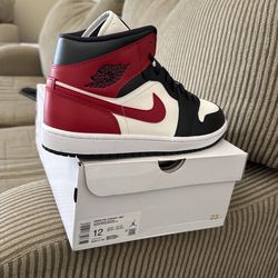 Jordan 1 Mid