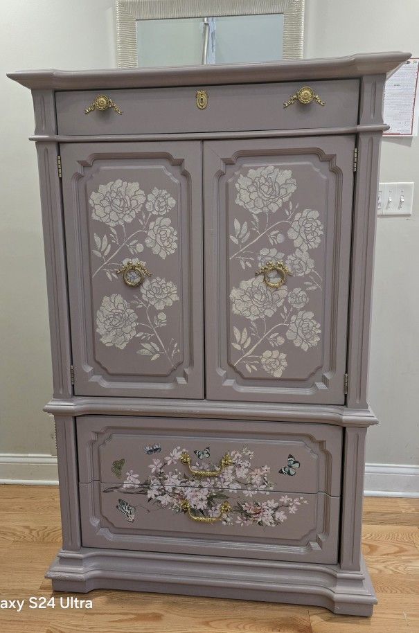 Beautiful Armoire Dresser/Accent Piece
