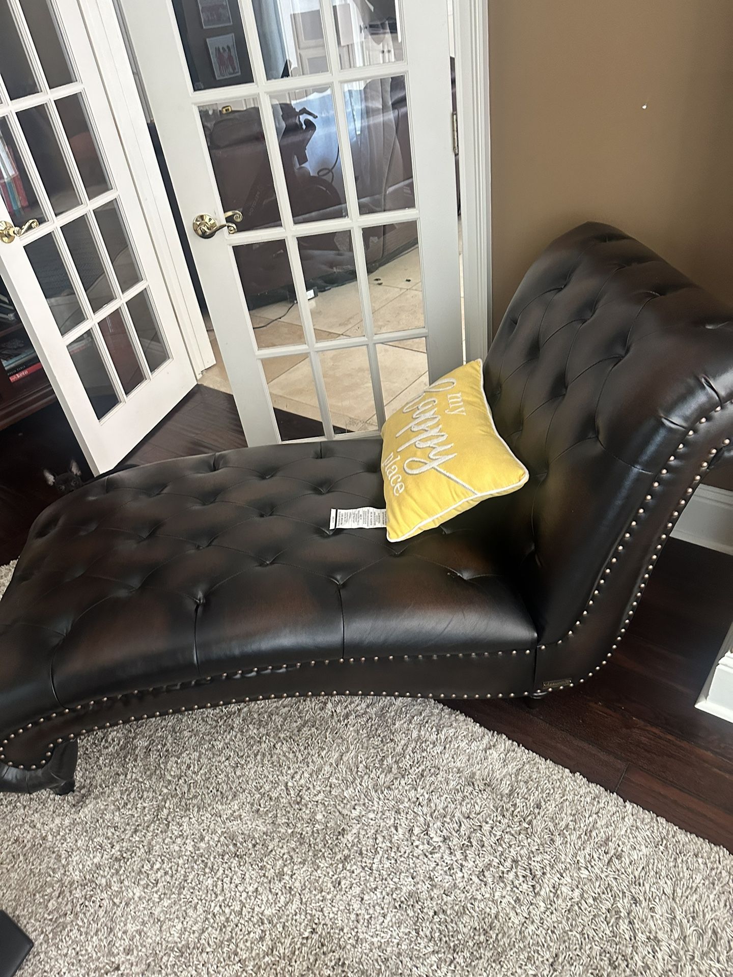 Lounging Chair ,Leather, Mint Condition
