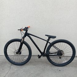 Specialized Rockhopper Mountain Bike 